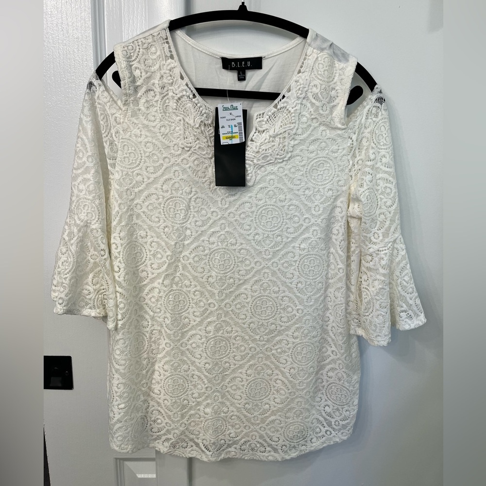 NWT B.L.E.U. White lace 3/4 bell sleeve top